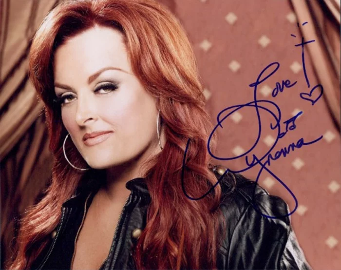 Wynonna Judd autograph