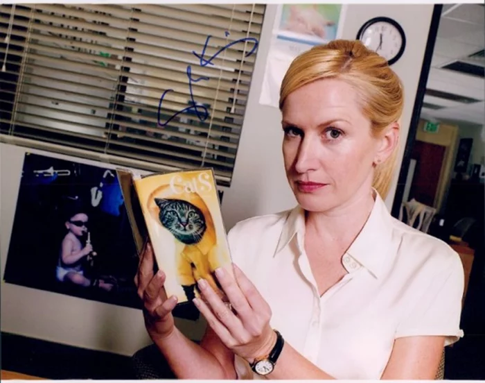 Angela Kinsey autograph