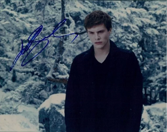 Xavier Samuel autograph