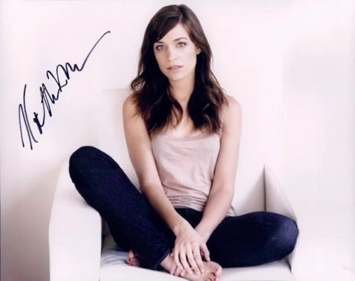 Kathleen Munroe autograph