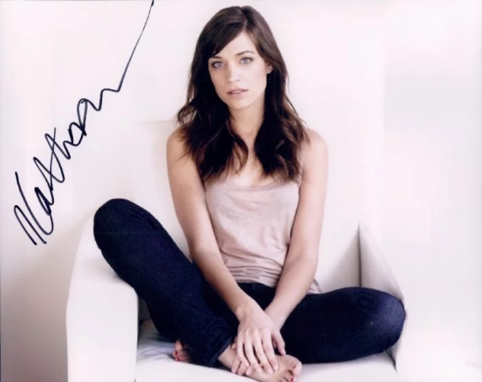 Kathleen Munroe autograph