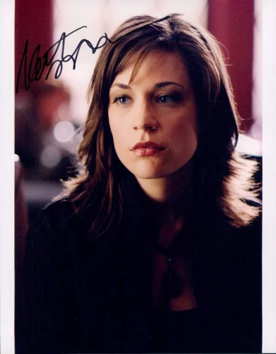 Kathleen Munroe autograph