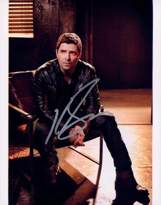 Kavan Smith autograph
