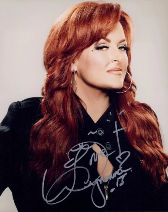 Wynonna Judd autograph