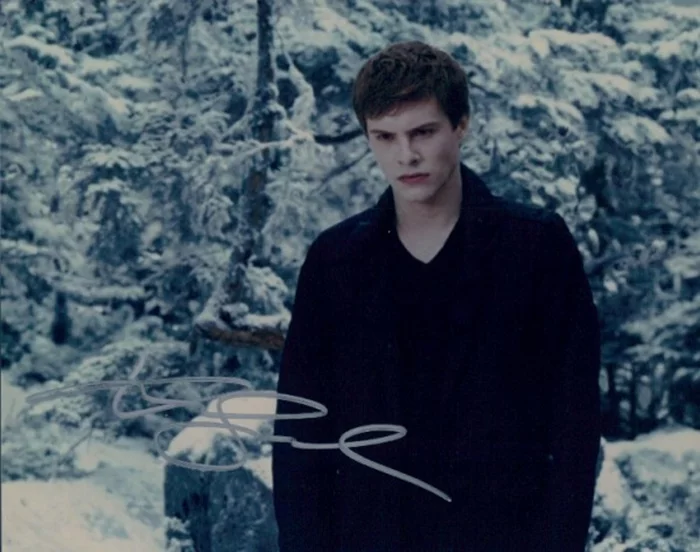 Xavier Samuel autograph