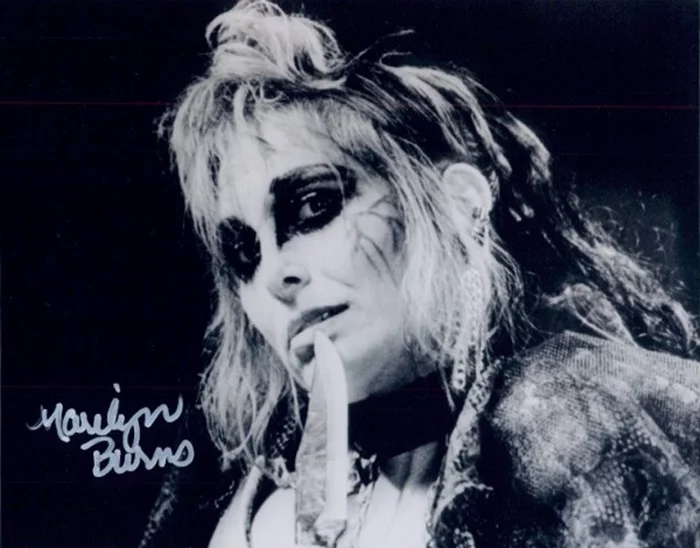 Marilyn Burns autograph