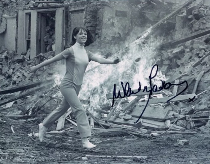 Wendy Padbury autograph