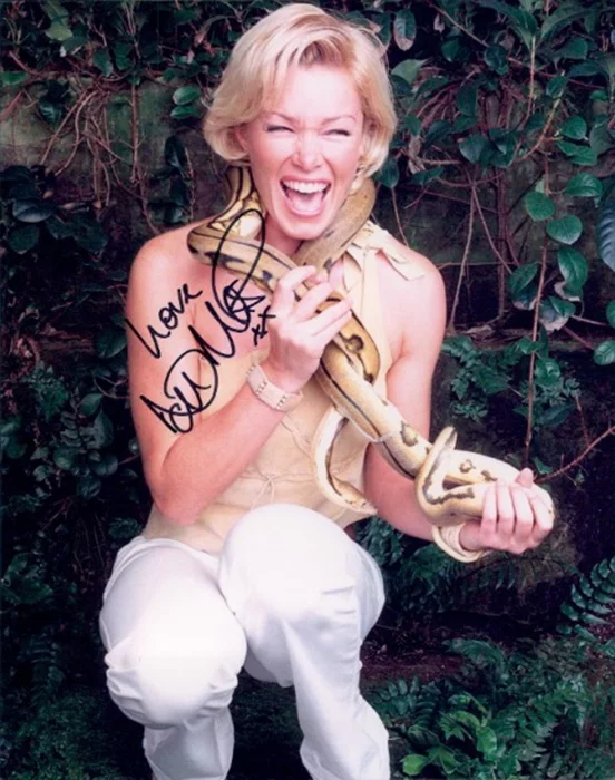 Nell McAndrew autograph