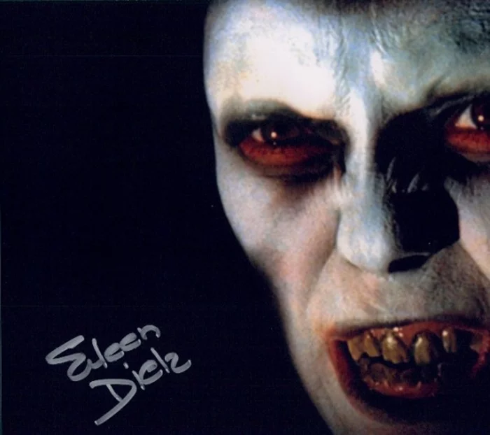 Eileen Dietz autograph