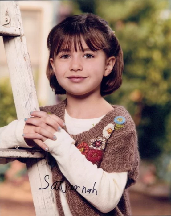 Savannah Paige Rae autograph