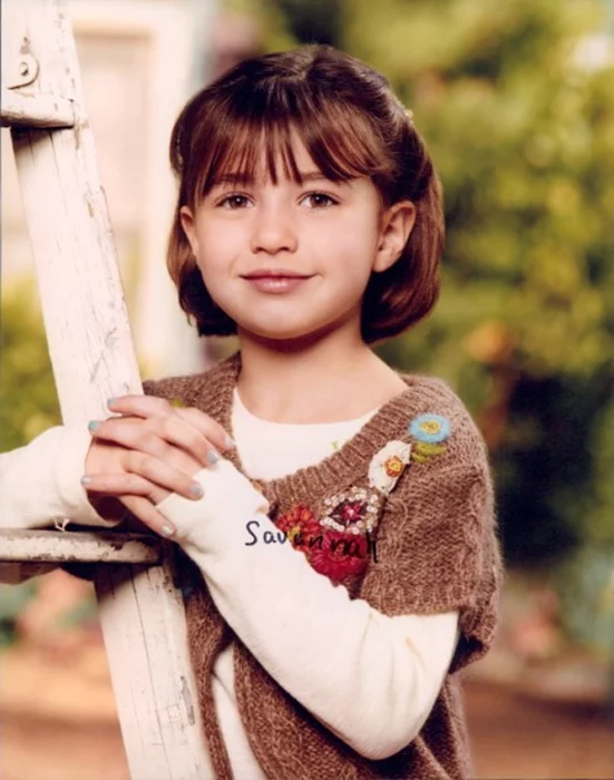 Savannah Paige Rae autograph