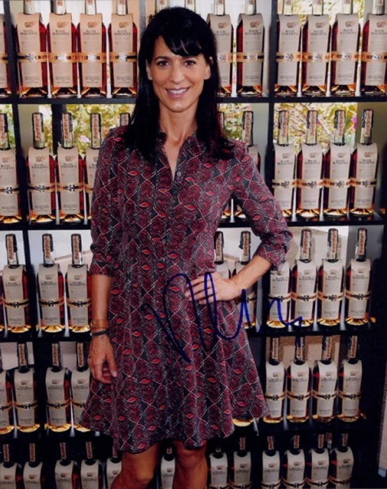 Perrey Reeves autograph