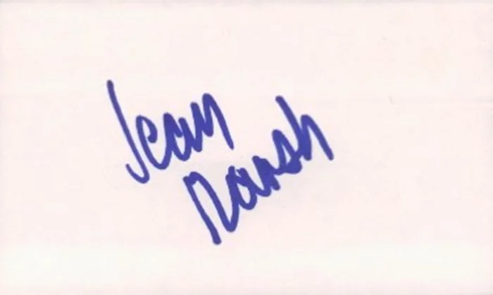 Jean Marsh autograph