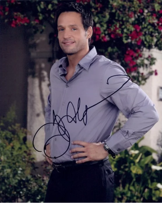 Josh Hopkins autograph