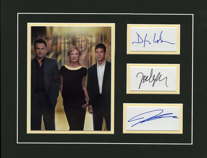 Nip/Tuck autograph