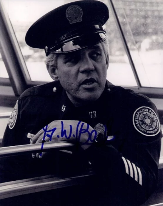 G.W. Bailey autograph