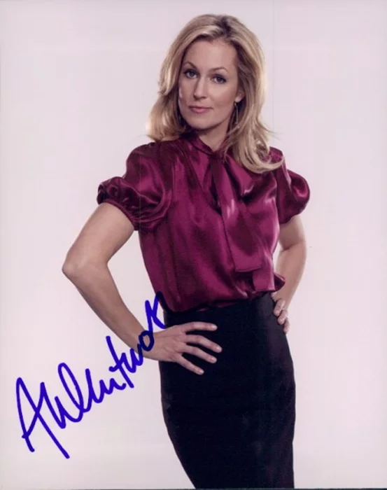Ali Wentworth autograph