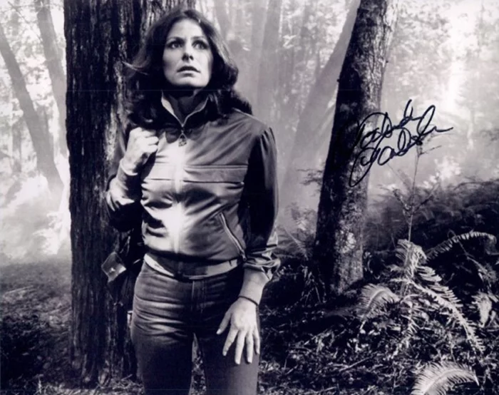 Belinda Balaski autograph