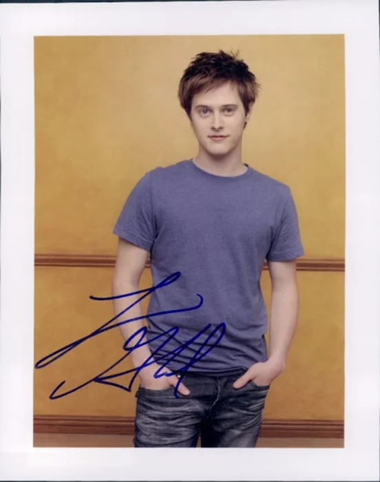 Lucas Grabeel autograph