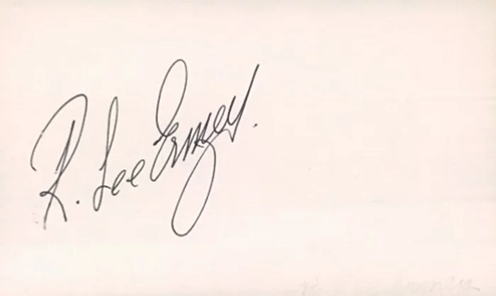 R. Lee Ermey autograph
