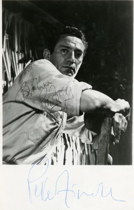 Peter Finch autograph