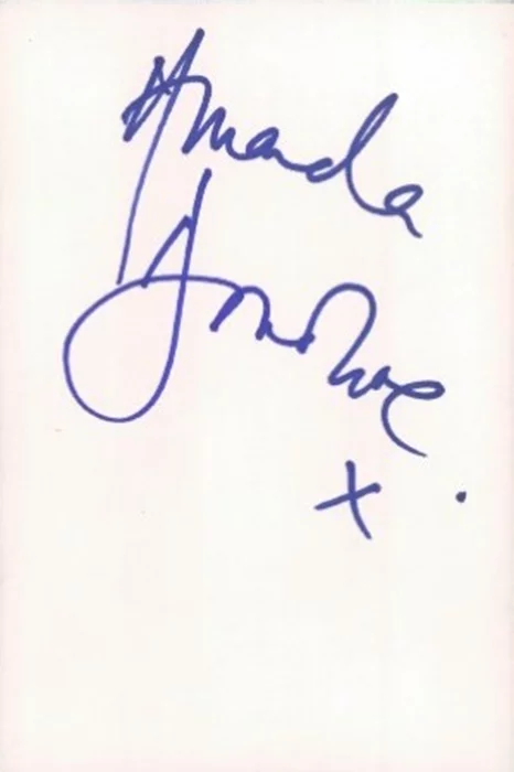 Amanda Donohoe autograph