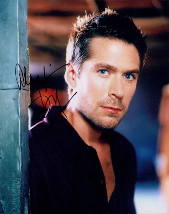 Alexis Denisof autograph