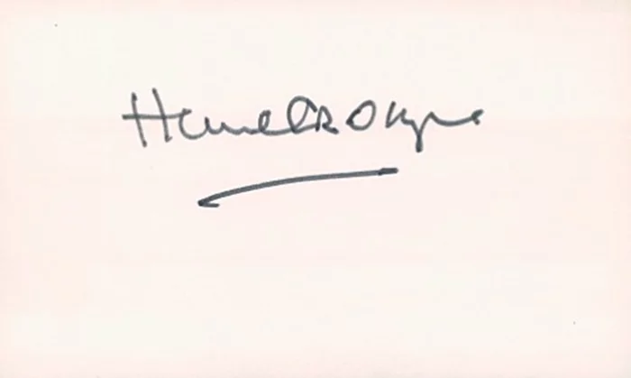 Hume Cronyn autograph