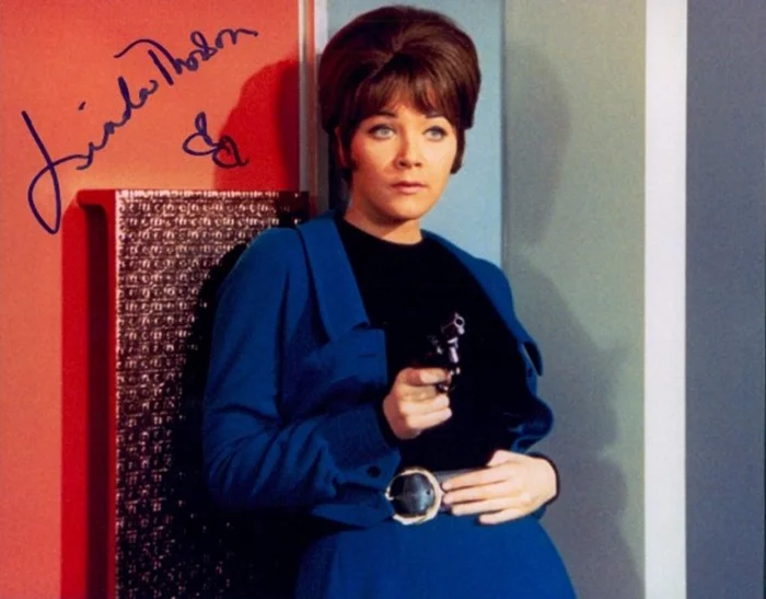Linda Thorson autograph