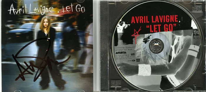 Avril Lavigne autograph
