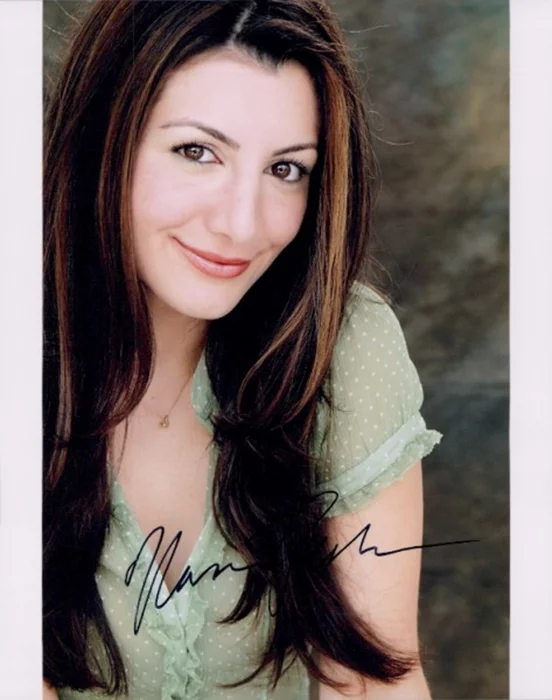 Nasim Pedrad autograph