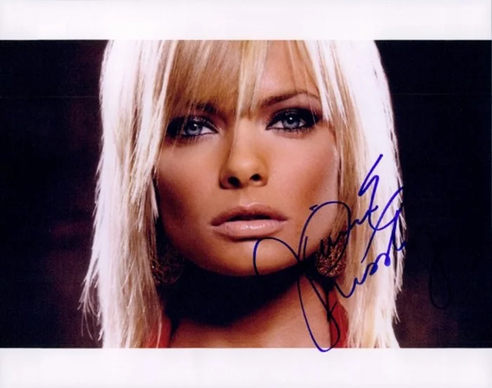 Jaime Pressly autograph