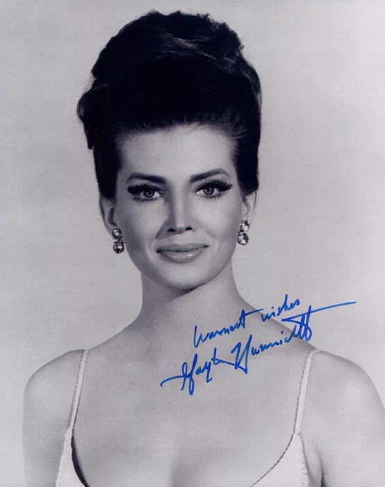 Gayle Hunnicutt autograph