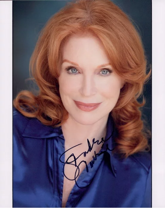 Sondra Currie autograph