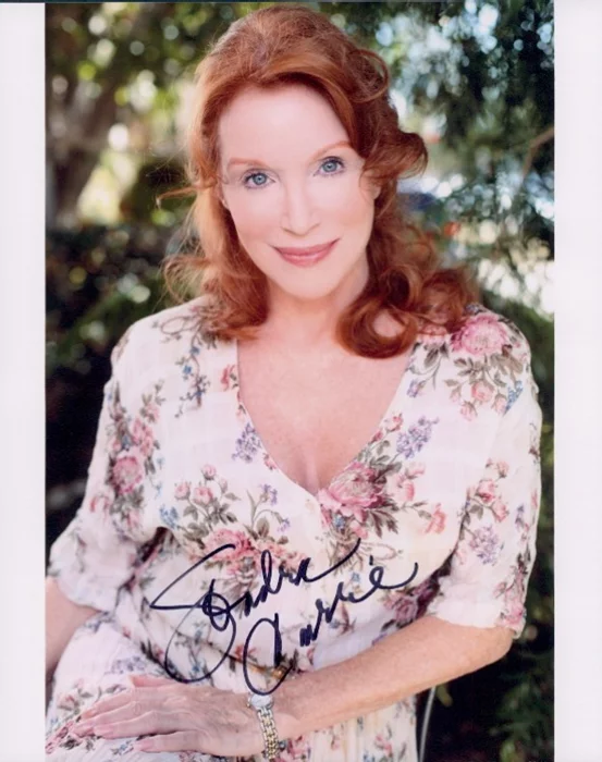 Sondra Currie autograph