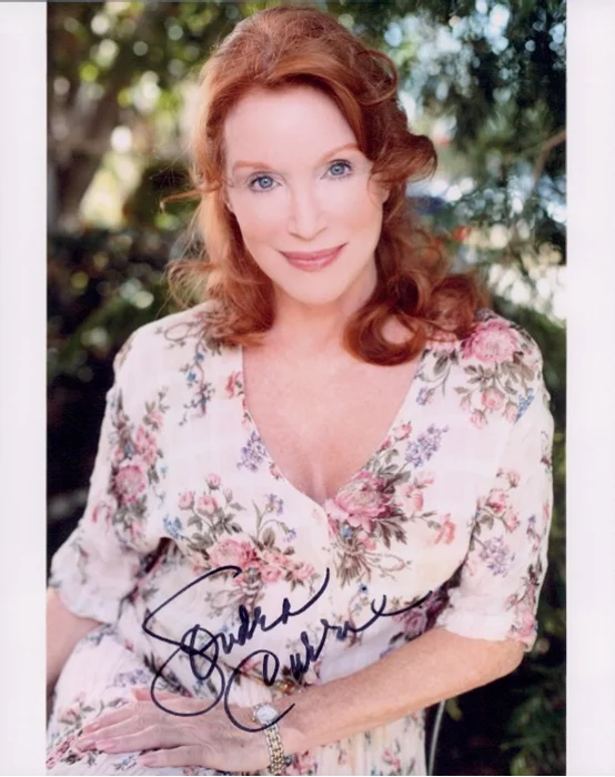 Sondra Currie autograph