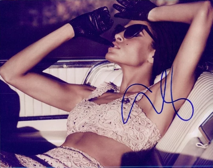 Eva Mendes autograph
