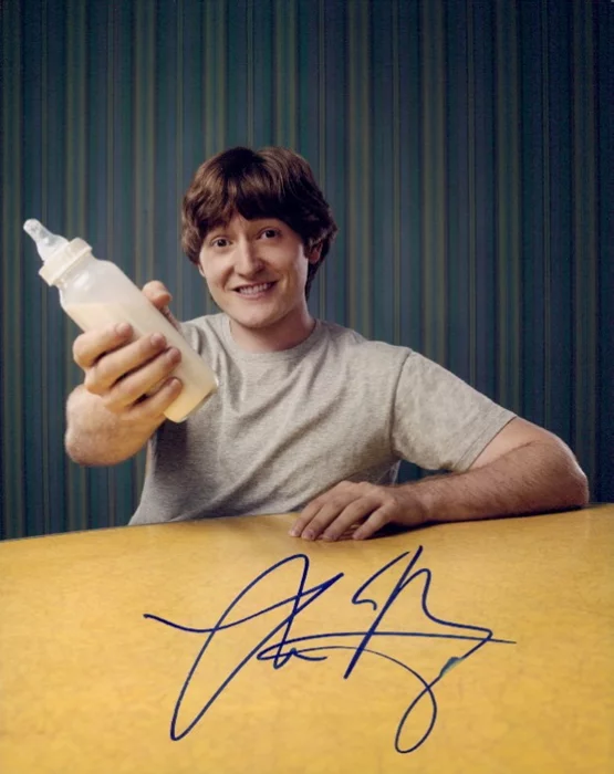 Lucas Neff autograph