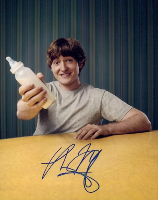 Lucas Neff autograph