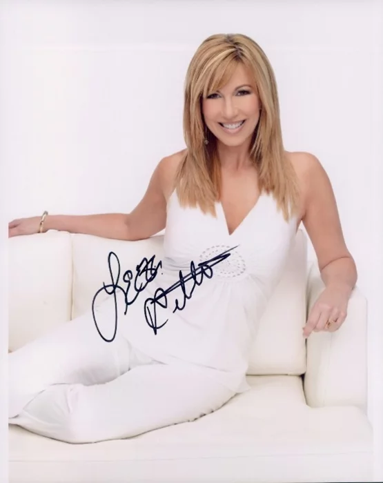 Leeza Gibbons autograph