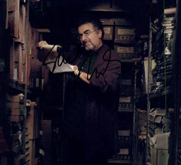 Saul Rubinek autograph