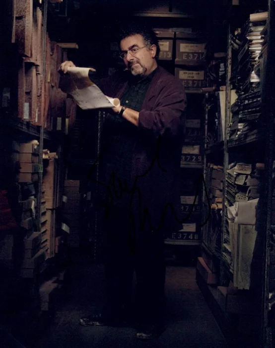 Saul Rubinek autograph