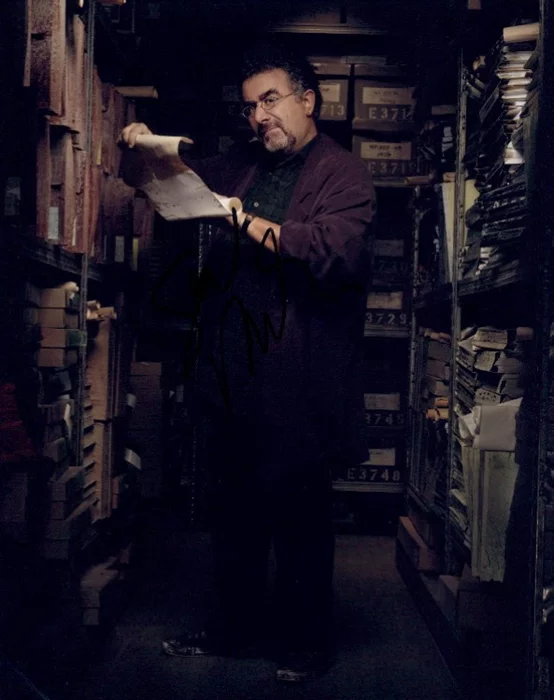 Saul Rubinek autograph
