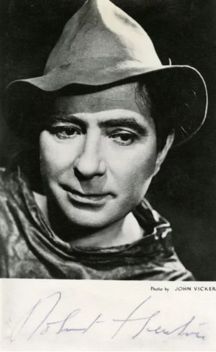 Robert Newton autograph