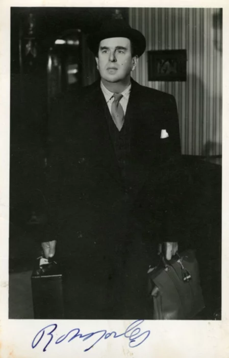 Robert Morley autograph