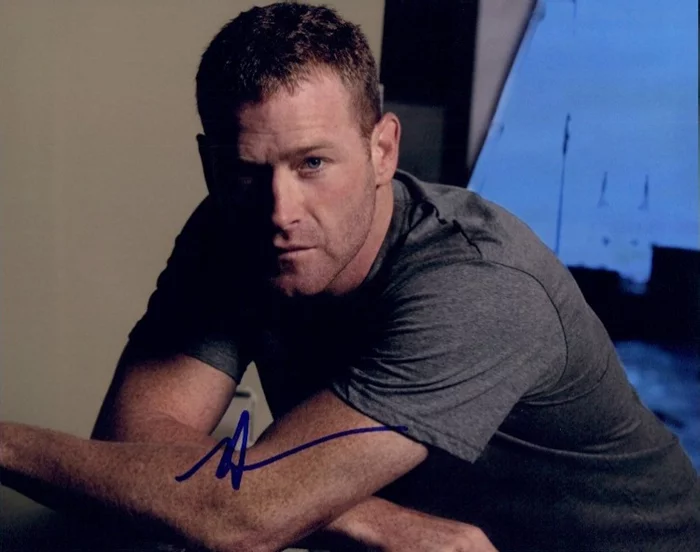 Max Martini autograph