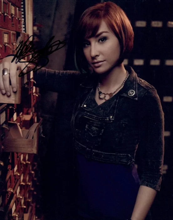 Allison Scagliotti autograph