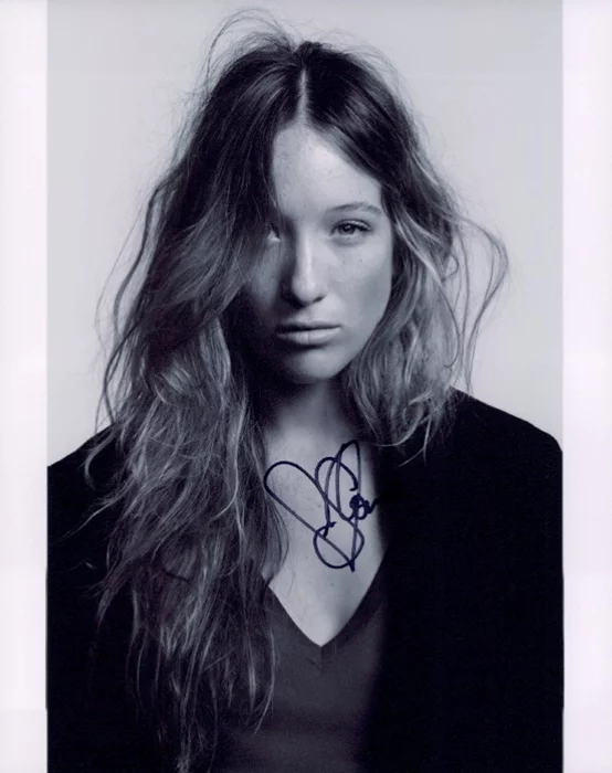 Sophie Lowe autograph