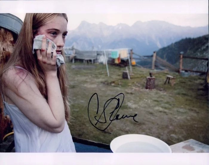 Sophie Lowe autograph