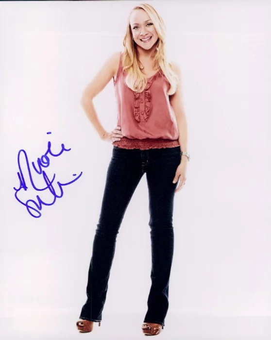 Nicole Sullivan autograph
